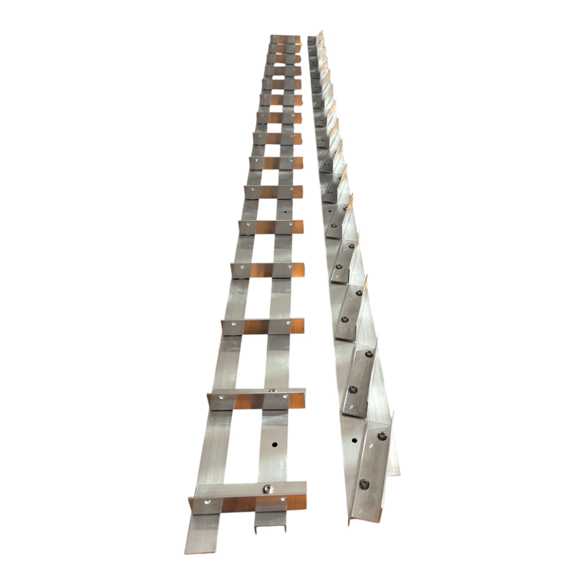Diferența dintre glisierele din oțel LUMINAL și glisierele din aluminiu pentru jaluzele orientabile – Ce sistem alegi pentru pergola sau terasa ta? GLISIERE IEFTINE