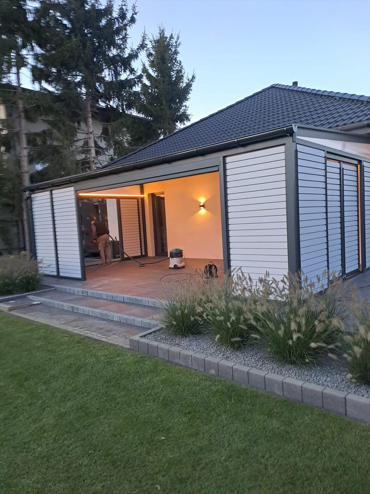 Set glisieră 1 metru 11 lamele  – Glisiere metalice pentru panouri culisante lemn, exterior, pergole – Sistem complet premium GLISIERE IEFTINE