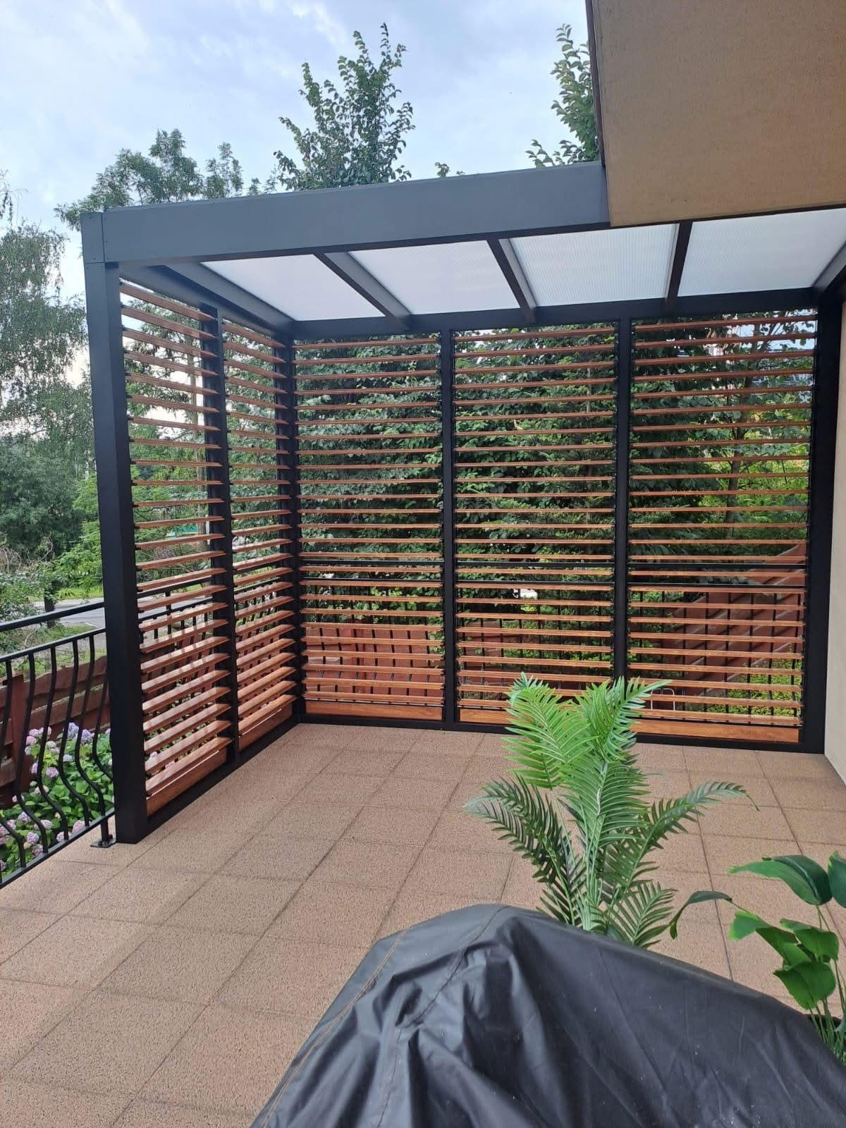 Set 10 Glisiere Metalice 1 m LUMINAL(10 metri liniar) – Sistem Profesional pentru Panouri Glisante cu 11 Lamele, Pergole și Terase GLISIERE IEFTINE