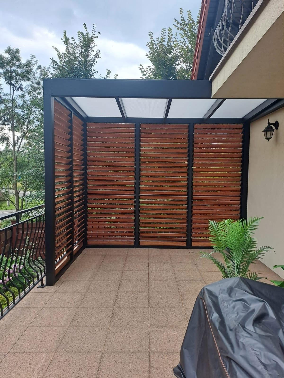 Set 10 Glisiere Metalice 1 m LUMINAL(10 metri liniar) – Sistem Profesional pentru Panouri Glisante cu 11 Lamele, Pergole și Terase GLISIERE IEFTINE