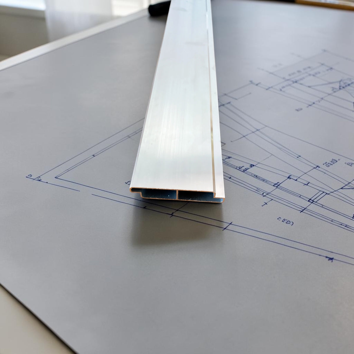 Lamelă Aluminiu Natur 100 cm – Profil Z pentru Jaluzele Orientabile Pergolă și Terasă GLISIERE IEFTINE